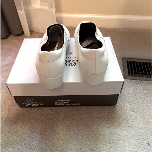 Life Stride New White Nurse Shoes - Picture 3 of 5